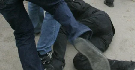 Qızına elçi düşən şəxsi döyərək öldürdü