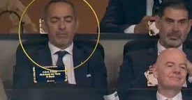 DÇ 2026: Dünya çempionu olan futbolçu tribunada yatıb