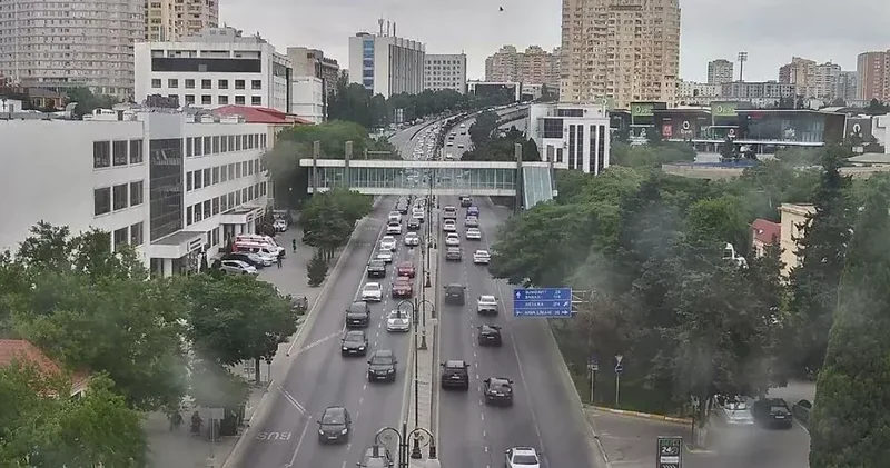 Затруднено движение на проспектах Баку