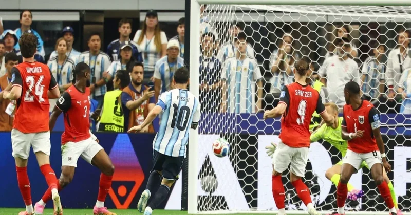 Messi Argentina Avstriya matçının ən yaxşı oyunçusu olub