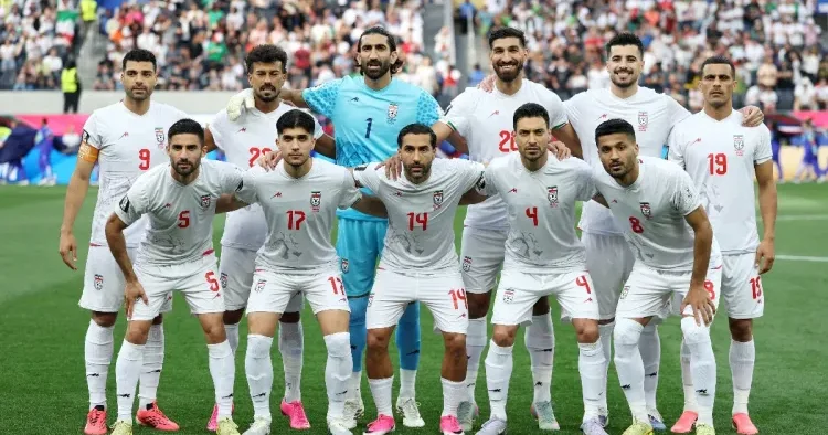 İran millisi Belçika ilə oyundan sonra paltardəyişmə otağında ismarış qoyub FOTO