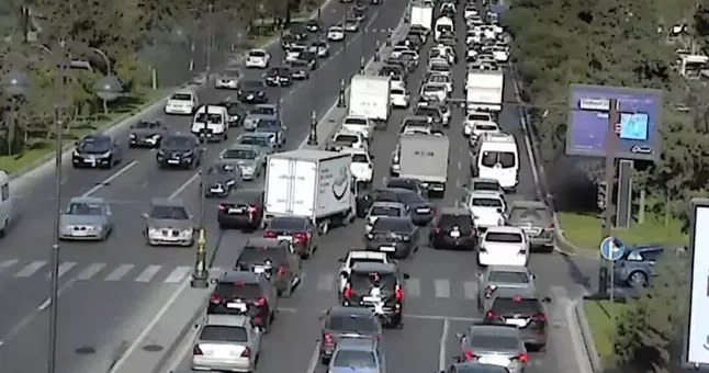Bakı tıxac içində boğulur: Nəqliyyat sistemi iflic olub