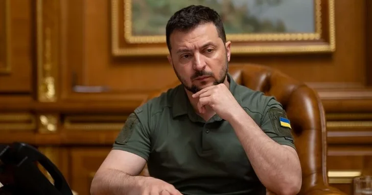 Зеленский сформировал переговорную группу для встречи с Россией