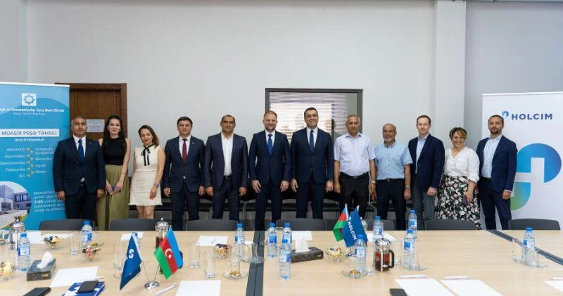 Peşə Təhsili üzrə Dövlət Agentliyi və Holcim əməkdaşlığa başladı FOTO (R)
