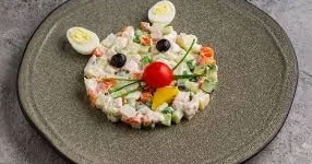 Uşağa hansı yaşdan salatlar vermək olar?