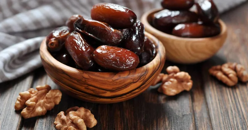 Qoz və xurmanı birlikdə yeyin Faydaları