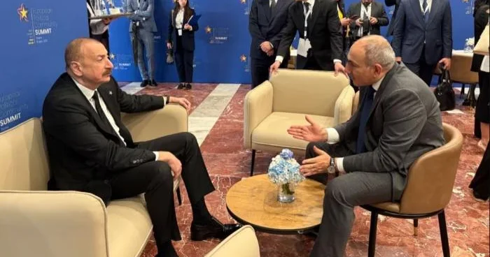 Dmitri Solonnikov: Bakı haqlıdır, sülh sazişi imzalanması üçün Ermənistan Konstitusiyası dəyişməlidir RƏY