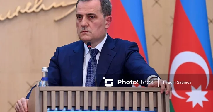 Байрамов в Тбилиси: Конституционные претензии Армении тормозят мирный процесс