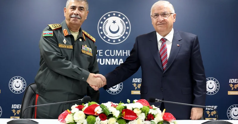 Azərbaycan və Türkiyə müdafiə nazirləri görüşüb, memorandum imzalanıb