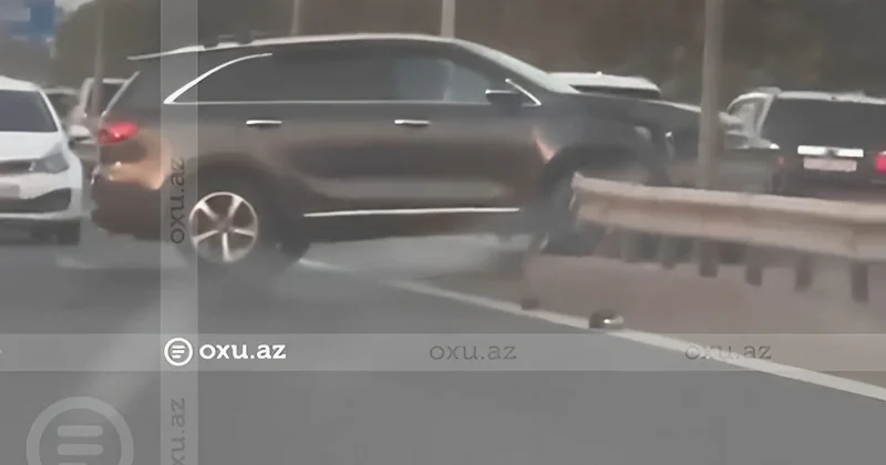 Bakıda lüks avtomobil taksi ilə TOQQUŞDU: Nəqliyyatın hərəkəti çətinləşdi