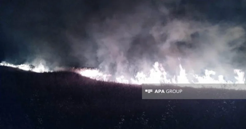 В Агдере и Агдаме вспыхнул сильный пожар ФОТО ВИДЕО