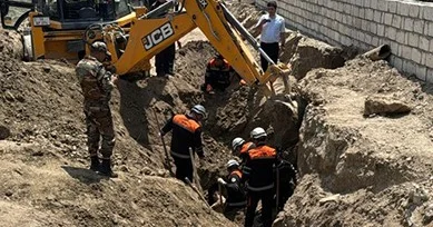 FHN Sumqayıtda dağıntılar altında qalan 20 yaşlı fəhlə ilə bağlı məlumat yaydı YENİLƏNİB