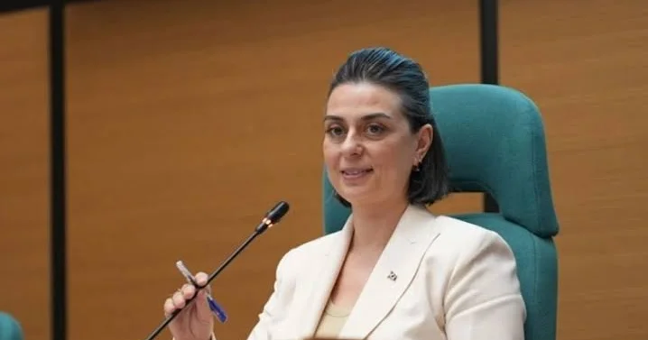 CHP də gərginlik pik həddə: Kim gedir, kim qalır?