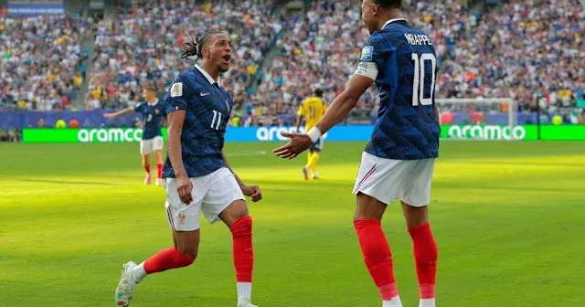 Mbappe Oliseni razı salmağa çalışdı