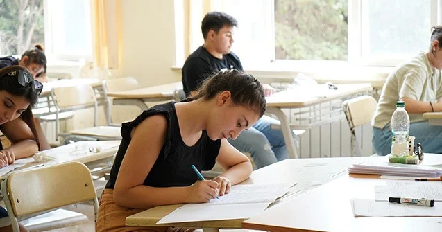 Buraxılış imtahanında xarici dildən hansı model tətbiq olunacaq?