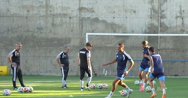 CSKA ilə oyundan öncə “Qarabağ” açıq məşq keçirib FOTO