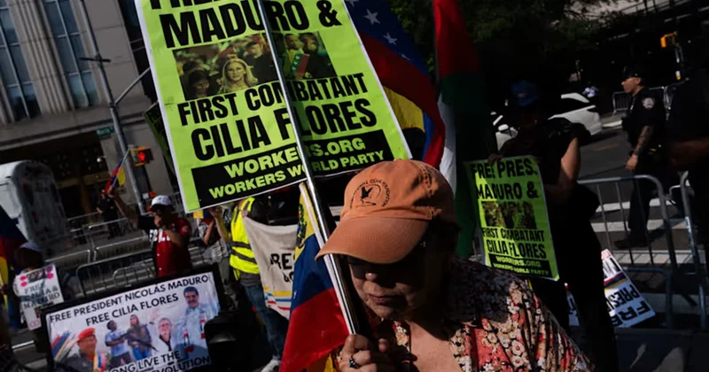 Maduro tərəfdarları Nyu Yorkdakı məhkəmə binasının qarşısında toplaşıb