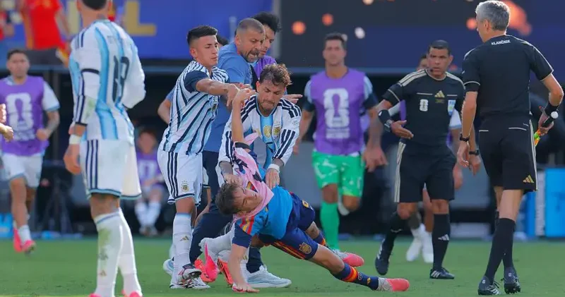 “FİFA Argentina yığmasına qarşı araşdırmaya başladı: diskvalifikasiya təhlükəsi var“ BBC