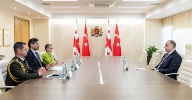 Gürcüstan və Türkiyə müdafiə sahəsində əməkdaşlığı müzakirə etdilər