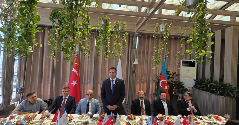 Beynəlxalq Demokratlar Birliyi Azərbaycan jurnalistlərini bir araya gətirib