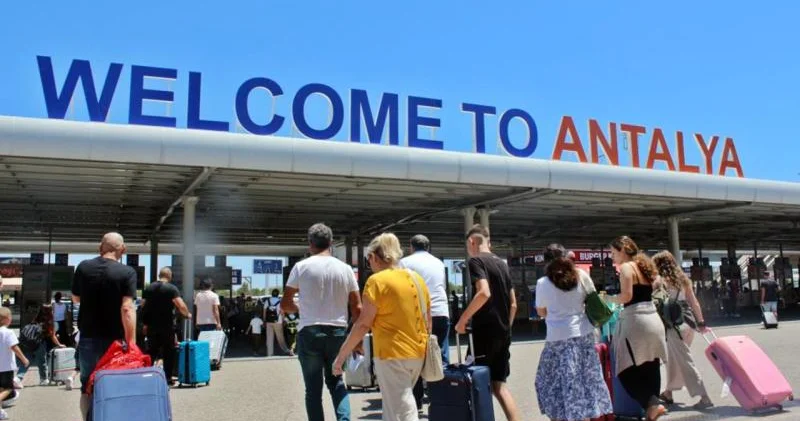 Antalyaya 7 milyona yaxın turist gəlib