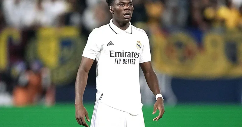 “Mançester Yunayted” Tçuameni ilə bağlı “Real Madrid”lə əlaqə saxlayıb