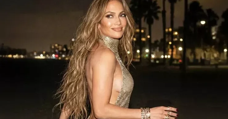 57 yaşlı müğənni vannada ad günü qeyd etdi FOTO