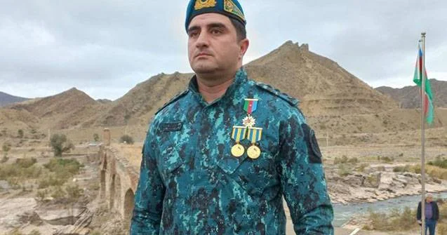 General uzun zaman sonra kamera önündə FOTO
