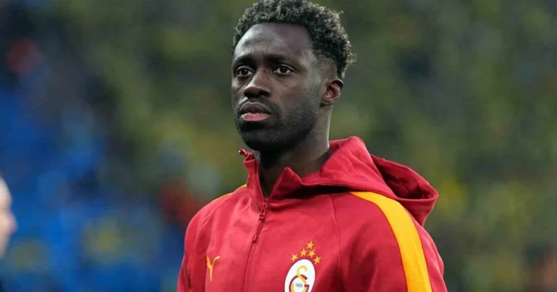Əl Əhli Qalatasaray ın müdafiəçisini aparır