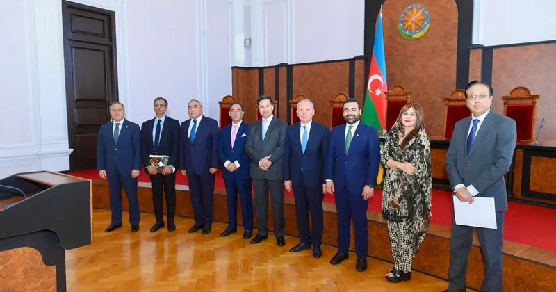Pakistandan olan bir qrup hüquqşünas Azərbaycan Konstitusiya Məhkəməsinin sədri ilə görüşüb