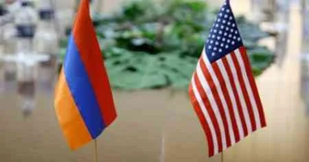 Секретарь Совбеза Армении встретился с послом США Кристиной Куинн