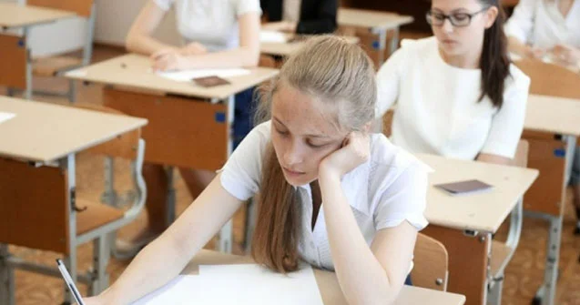 Rus bölməsində tariximiz Azərbaycan dilində tədris ediləcək RƏSMİ