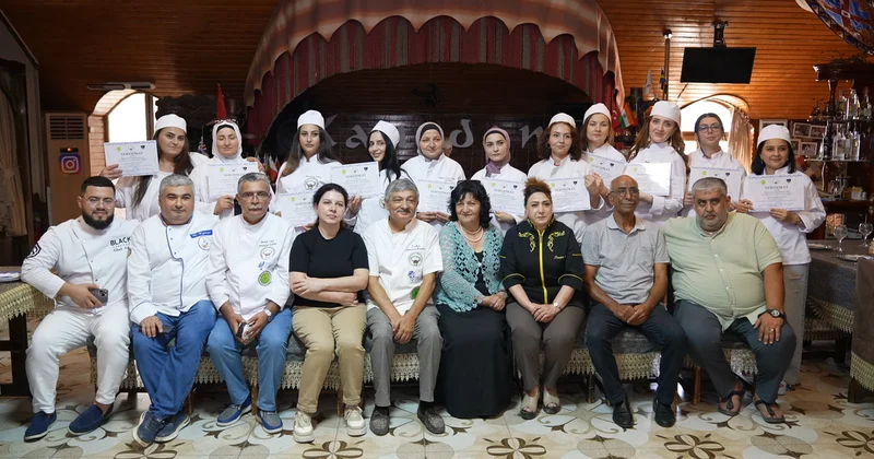 Müdavimlərə sertifikatlar təqdim olundu