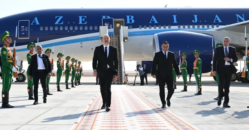 İlham Əliyev Türkmənistana getdi FOTOLAR