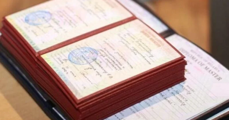 28 nəfərə professor adı verildi
