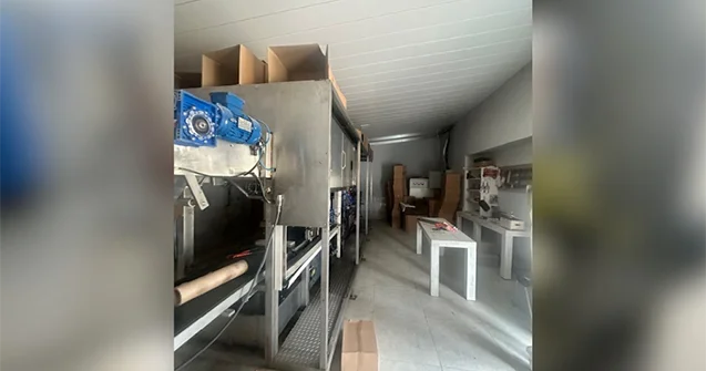 Suyu bu şəraitdə istehsal edirmişlər Fotolar