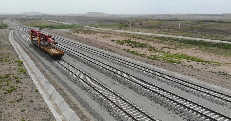 Azərbaycanda birləşəcək dəmir yolu xəttinin təməli qoyuldu