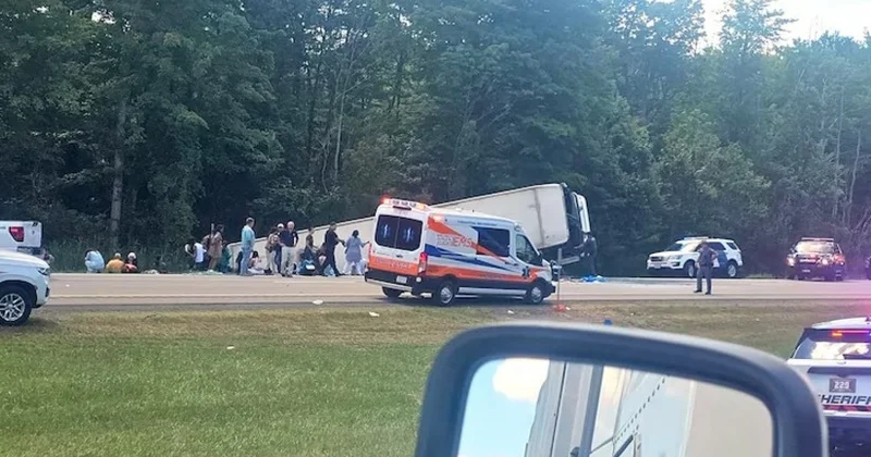 По меньшей мере четверо погибли при опрокидывании автобуса в Нью Йорке