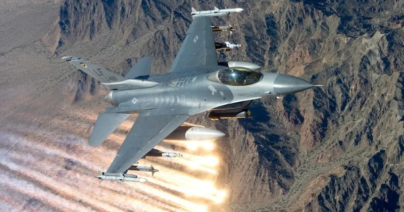 Zelenski: F 16 ların sayı kifayət qədər deyil
