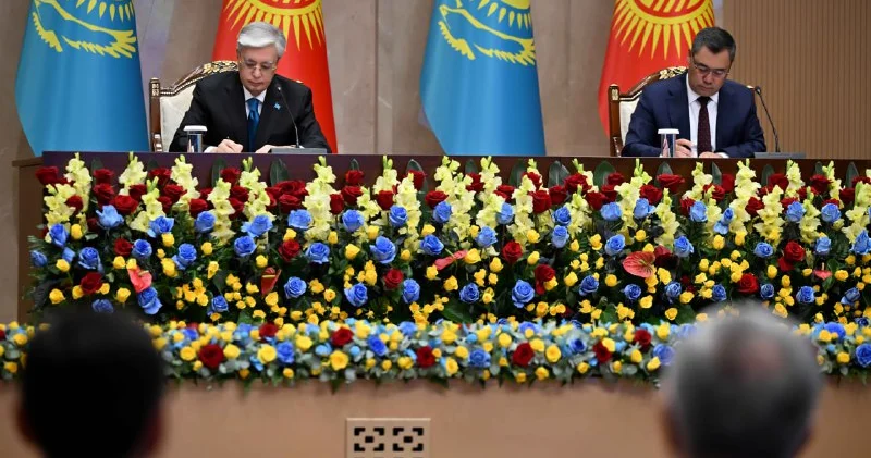 Кыргызстан и Казахстан подписали Дорожную карту по увеличению товарооборота