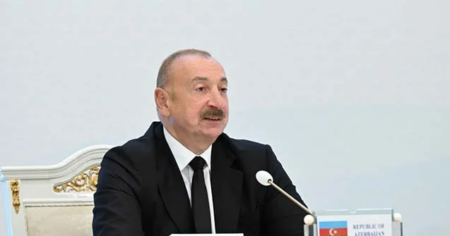 İlham Əliyevə “Axaltəkə” atı hədiyyə edildi