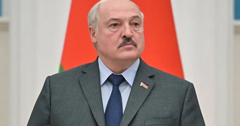 Lukaşenko Putinin Zelenskinin ofisini vurmaq təklifindən danışıb...