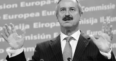 Siim Kallas vəfat edib