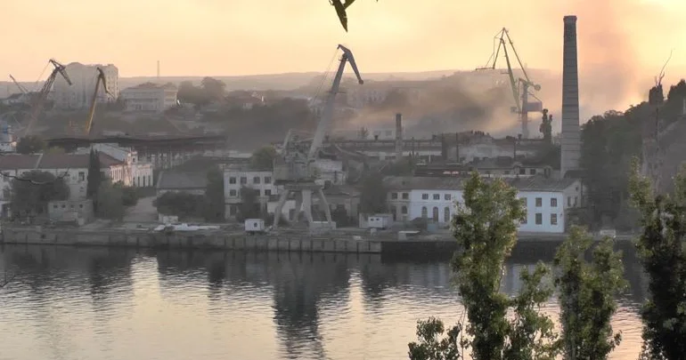 Sevastopola PUA hücumu nəticəsində 10 nəfər xəsarət alıb