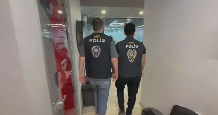 Hər gün bir milyon dollarlıq fırıldaq: Azərbaycanlıların da olduğu şəbəkə ifşa edildi