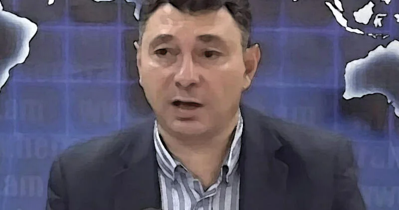 Эдик, проснись Шармазанов все еще спорит с реальностью