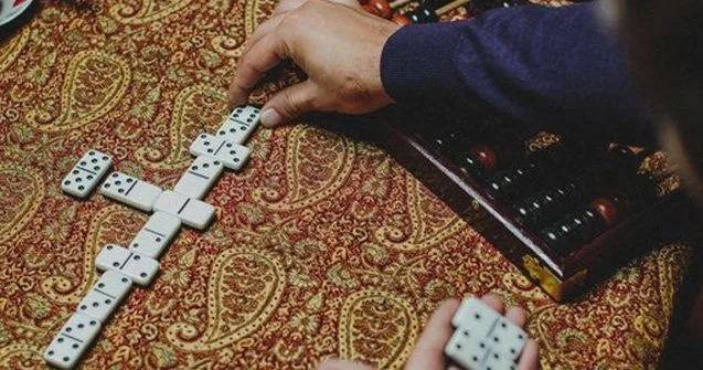 Gəncədə iki pensiyaçı domino üstündə dalaşdı, biri öldü TƏFƏRRÜAT