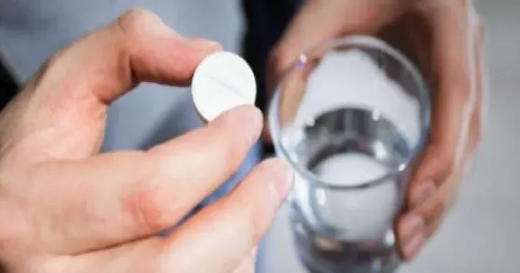 Aspirin bağırsaq xərçənginin təkrarlanma riskini yarıya endirir ARAŞDIRMA
