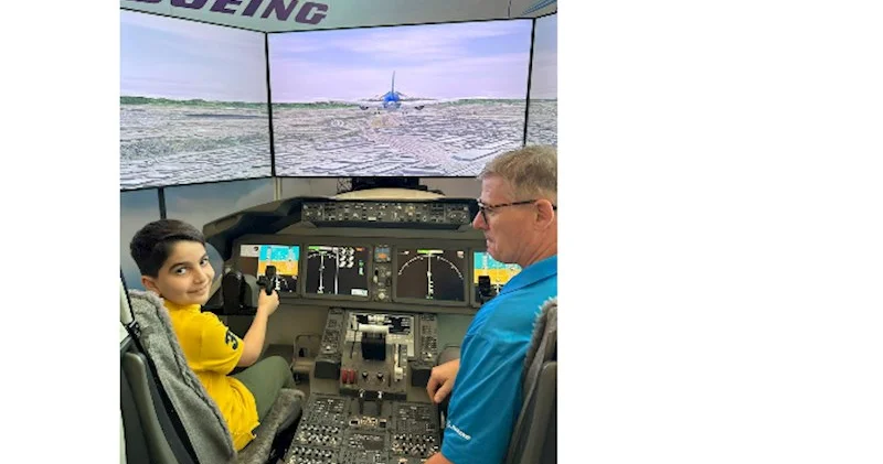 “Boing 787 Dreamliner” təyyarəsinin simulyatoru geniş marağa səbəb olub FOTOLAR