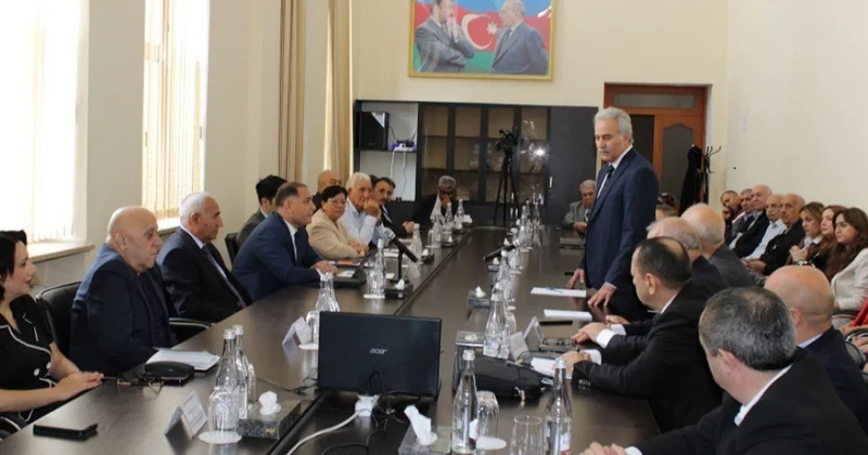 İqtisadiyyat İnstitutunda Milli Məclisin komitə sədri ilə görüş olub